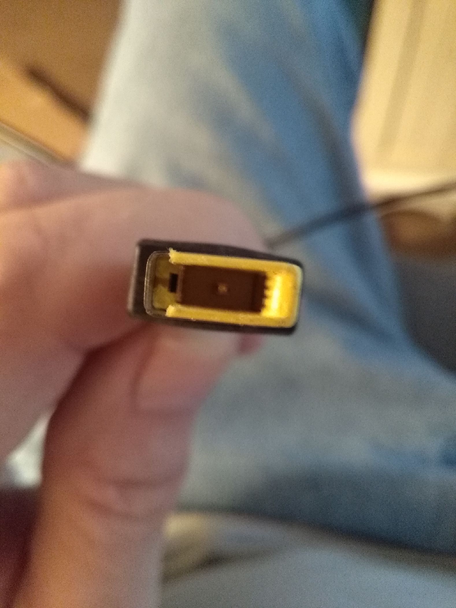 U530 Touch AC cord plug and laptop plug broke-English Community