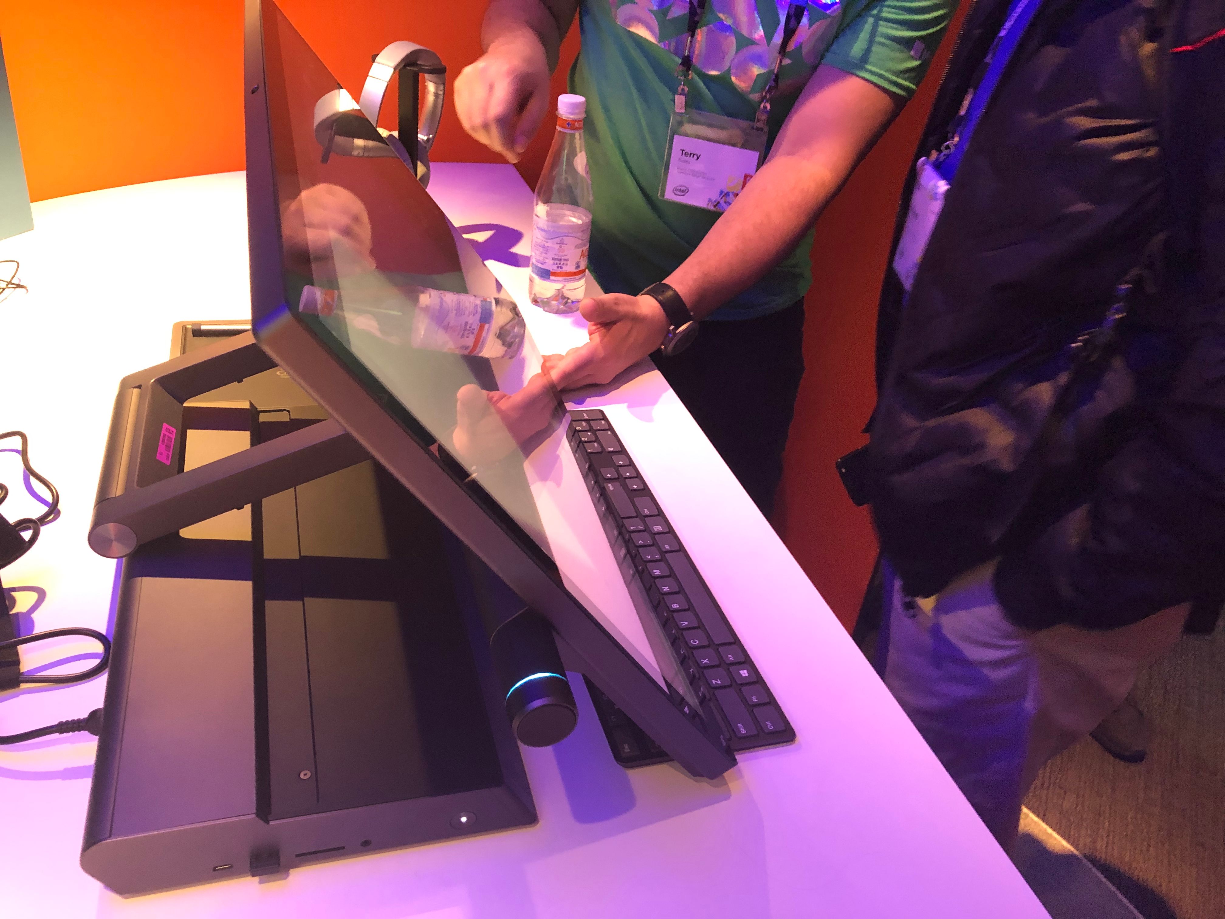 Lenovo'S Emotional Campaign Connects With Viewers - z5wklgh